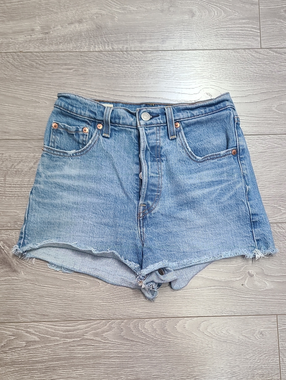 Levis ribcage Denim Jean shorts size 26
